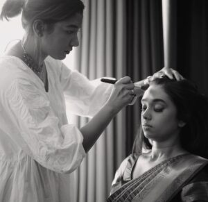 Airbrush Makeup Artist, Minimal Makeup Artist